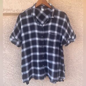 Old Navy Women’s Black and White Plaid Button Down Shirt